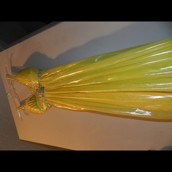 Prom Dress/ Formal Gown - Picture 2 of 5